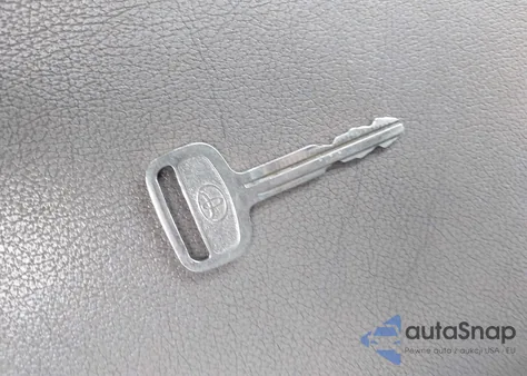 2006 Toyota Tundra Darrell Waltrip Edition/Limited V8 z USA, uszkodzony, nr VIN 5TBDT48116S533695